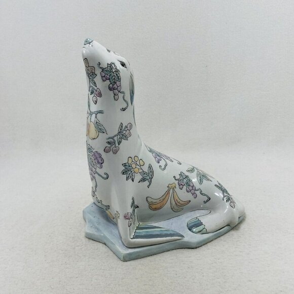 Wei Sea Lion Seal Otter Figurine Sculpture Display Ocean Shelf Sit Fruit Banana - Picture 1 of 10